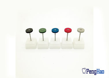 Les outils de meulage dentaires en caoutchouc de diamant pour la zircone/porcelaine fonctionnent le morceau