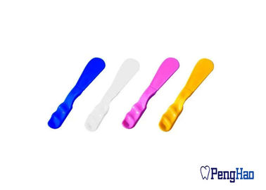 Spatule jetable dentaire de ciment pour le mélange composé de matière d'agrégation de dentier